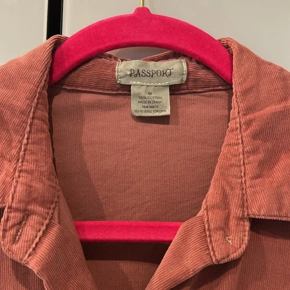 PASSPORT Mauve color button front top with sleeves in size Medium - Picture 3 of 5